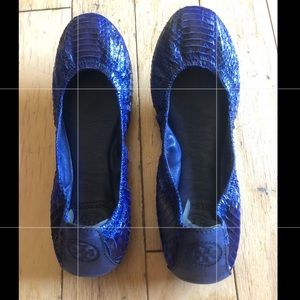 Tory Burch sz 7 navy Eddie flats python snakeskin